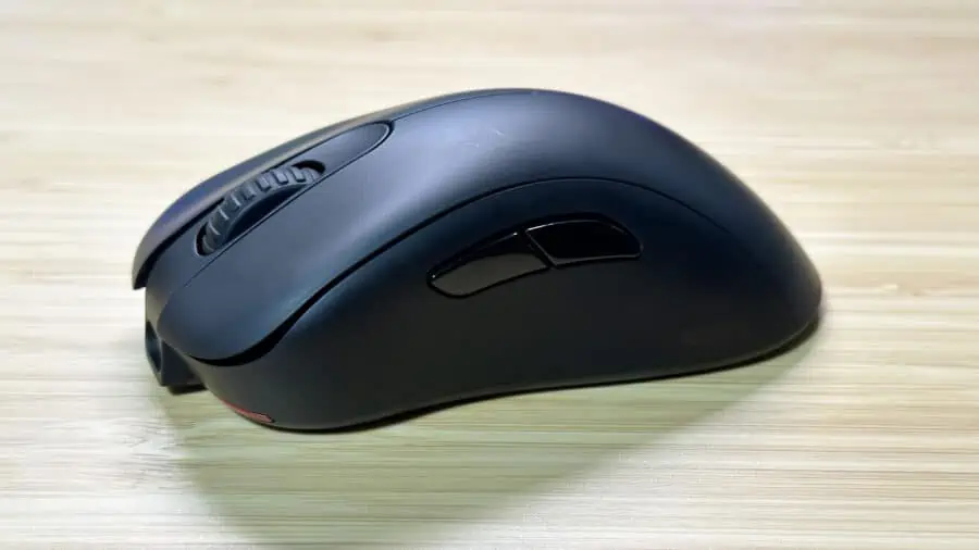 BenQ ZOWIE EC3-CWはツルンと綺麗なエルゴノミクスデザイン