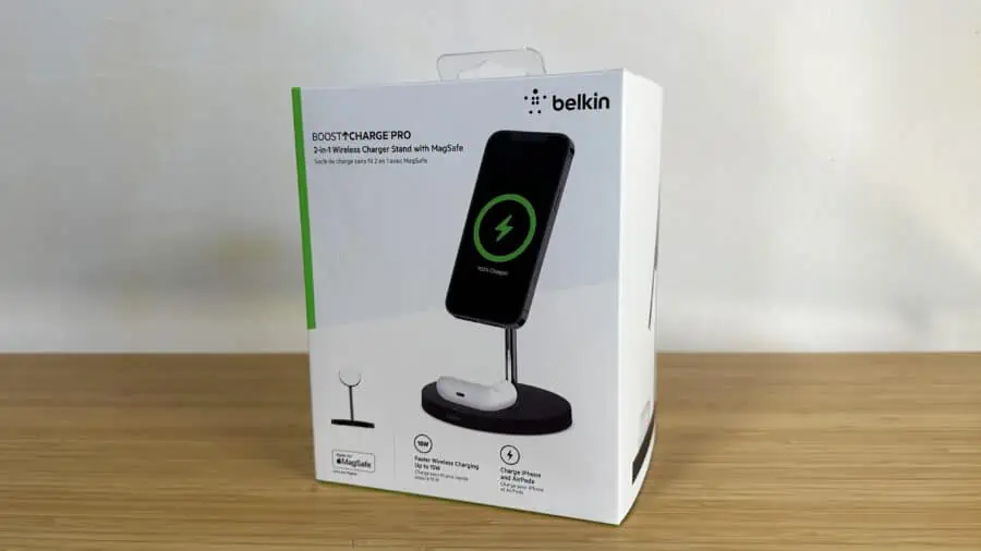 Belkin boost charge pro 2-in-1のパッケージ