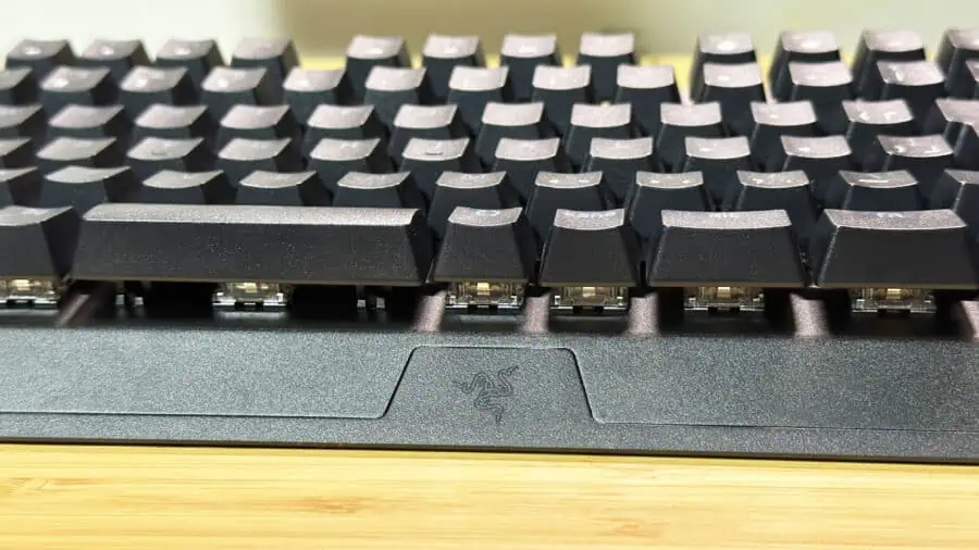 Razer BlackWidow V3 Tenkeyless JPのロゴは光らない