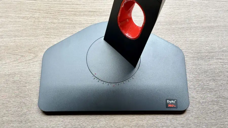 BenQ ZOWIE XL2566Kのスタンドを左に45度曲げた