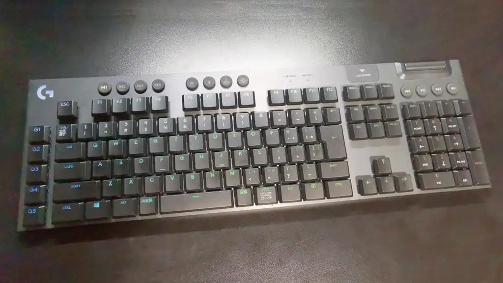 ロジクール G913のレビュー。ワイヤレスの安定感が抜群のゲーミングキーボード！